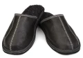 pantofle-kapcie-klapki-meskie-skorzane-zimowe-winter-ocieplane-welna-hausschuhe-slippers-tøfler-tossut-happyfeet-szary-grey.jpeg