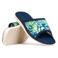 pantofle-kapcie-klapki-damskie-skorzane-hausschuhe-slippers-tøfler-tossut-happyfeet-kwiat-flower-zielony-green.jpeg