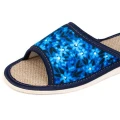 pantofle-kapcie-klapki-damskie-skorzane-hausschuhe-slippers-tøfler-tossut-happyfeet-kwiat-flower-niebieski-blue.jpeg