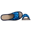 pantofle-kapcie-klapki-damskie-skorzane-hausschuhe-slippers-tøfler-tossut-happyfeet-kwiat-flower-niebieski-blue.jpeg