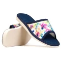 pantofle-kapcie-klapki-damskie-skorzane-hausschuhe-slippers-tøfler-tossut-happyfeet-kwiat-flower-rozowy-pink.jpeg