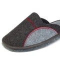 pantofle-kapcie-klapki-meskie-skorzane-zimowe-winter-ocieplane-welna-hausschuhe-slippers-tøfler-tossut-happyfeet-filc-szary-czarny-grey-black.jpeg