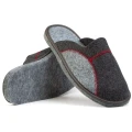 pantofle-kapcie-klapki-meskie-skorzane-zimowe-winter-ocieplane-welna-hausschuhe-slippers-tøfler-tossut-happyfeet-filc-szary-czarny-grey-black.jpeg