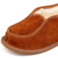 pantofle-kapcie-klapki-damskie-meskie-skorzane-zimowe-winter-ocieplane-welna-hausschuhe-slippers-tøfler-tossut-happyfeet-zamszowe-brazowy-brown.jpeg