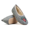 pantofle-kapcie-klapki-damskie-skorzane-baleriny-zimowe-winter-hausschuhe-slippers-tøfler-tossut-happyfeet-filc-szary-grey.jpeg
