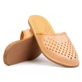 pantofle-kapcie-klapki-damskie-meskie-skorzane-hausschuhe-slippers-tøfler-tossut-happyfeet.jpeg