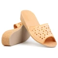 pantofle-kapcie-klapki-damskie-skorzane-hausschuhe-slippers-tøfler-tossut-happyfeet.jpeg