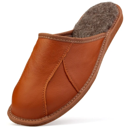 pantofle-kapcie-klapki-meskie-skorzane-zimowe-winter-ocieplane-welna-hausschuhe-slippers-tøfler-tossut-happyfeet-brazowy-brown.jpeg