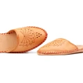 pantofle-kapcie-klapki-damskie-skorzane-hausschuhe-slippers-tøfler-tossut-happyfeet.jpeg