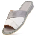 pantofle-kapcie-klapki-damskie-skorzane-hausschuhe-slippers-tøfler-tossut-happyfeet-szary-grey-bialy-white.jpeg