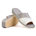 pantofle-kapcie-klapki-damskie-skorzane-hausschuhe-slippers-tøfler-tossut-happyfeet-szary-grey-bialy-white.jpeg