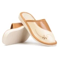 pantofle-kapcie-klapki-damskie-skorzane-hausschuhe-slippers-tøfler-tossut-happyfeet-brazowy-brown-bialy-white.jpeg