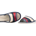 pantofle-kapcie-klapki-damskie-skorzane-hausschuhe-slippers-tøfler-tossut-happyfeet-czerwony-red-granatowy-niebieski-blue.jpeg