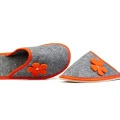 pantofle-kapcie-klapki-damskie-skorzane-hausschuhe-slippers-tøfler-tossut-happyfeet-szary-grey-pomaranczowy-orange.jpeg