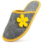 Kapcie damskie filcowe z kwiatkiem 1133ż